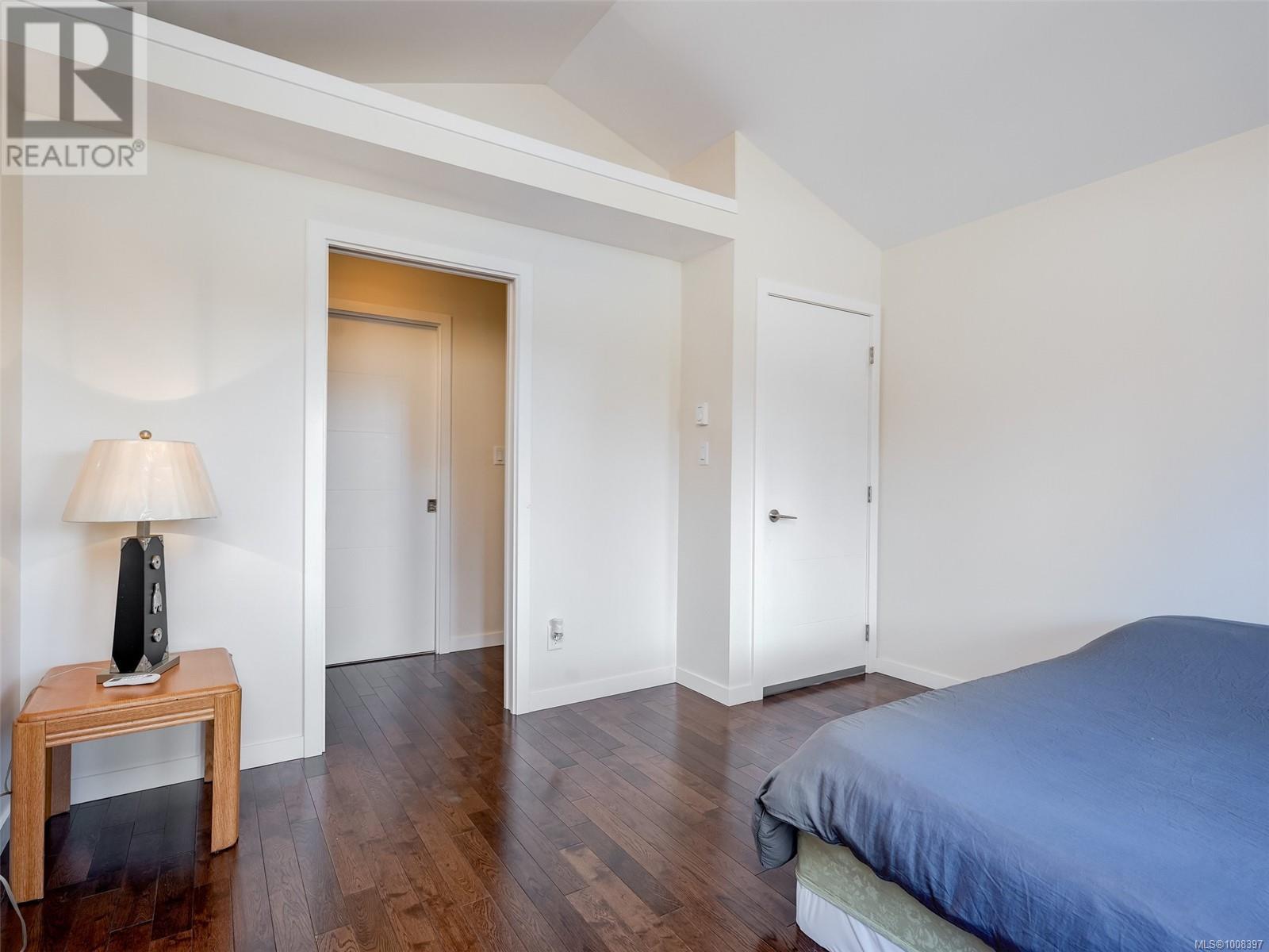 1026 Tillicum Rd, Esquimalt