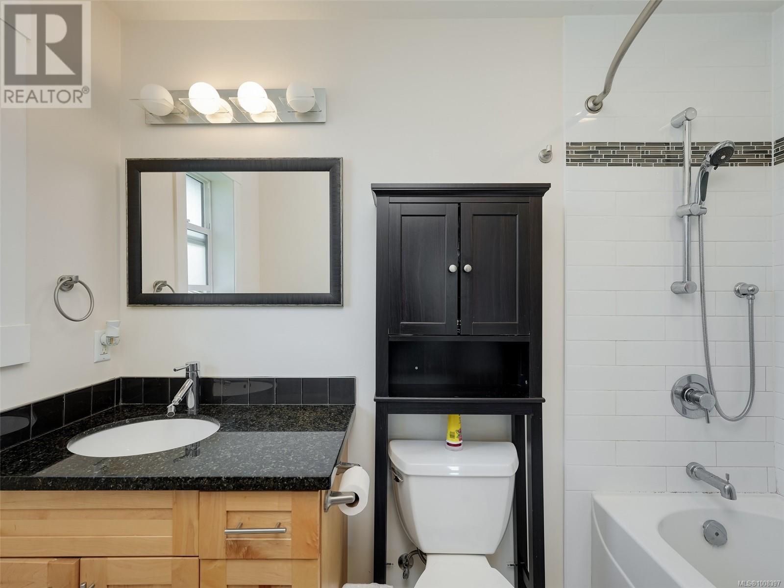 1026 Tillicum Rd, Esquimalt