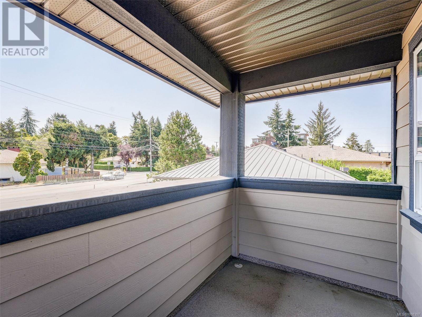 1026 Tillicum Rd, Esquimalt