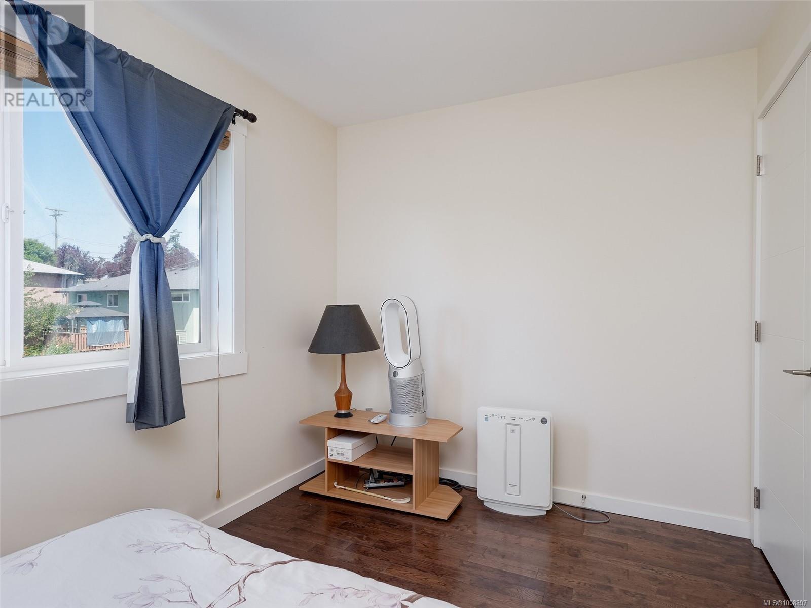 1026 Tillicum Rd, Esquimalt