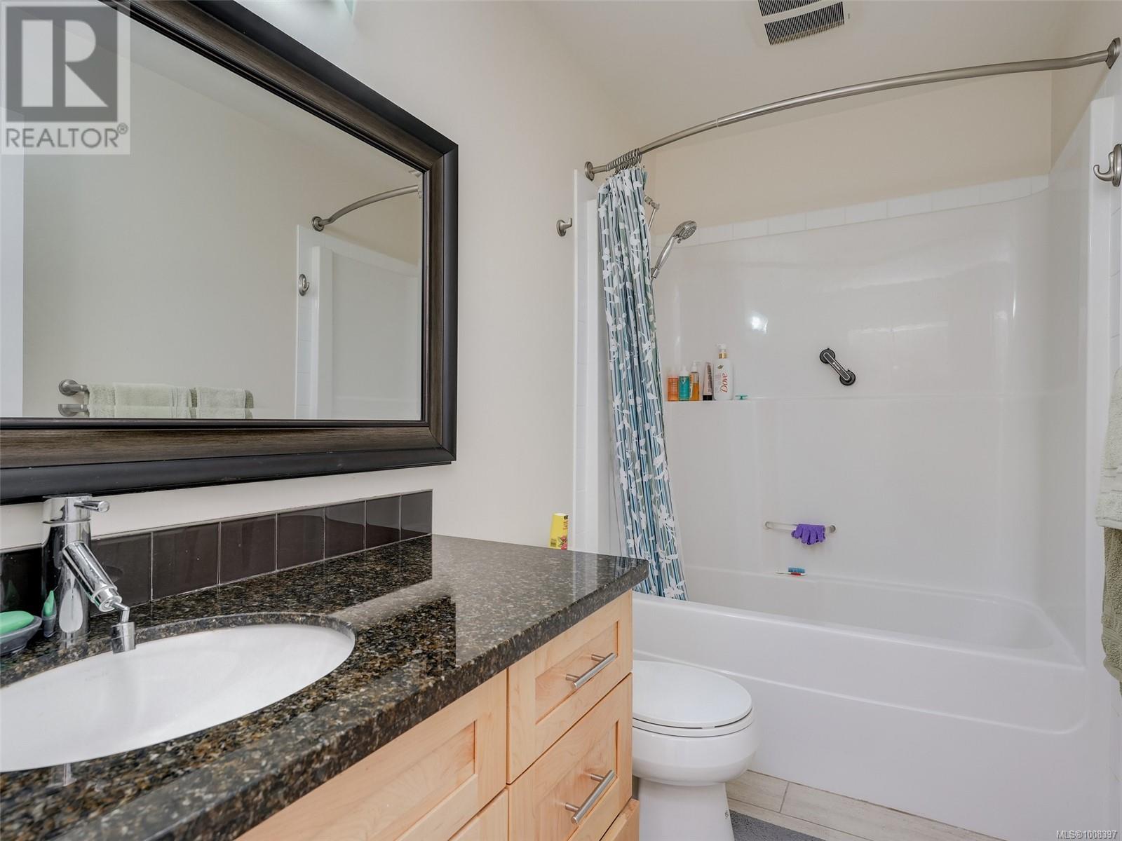 1026 Tillicum Rd, Esquimalt
