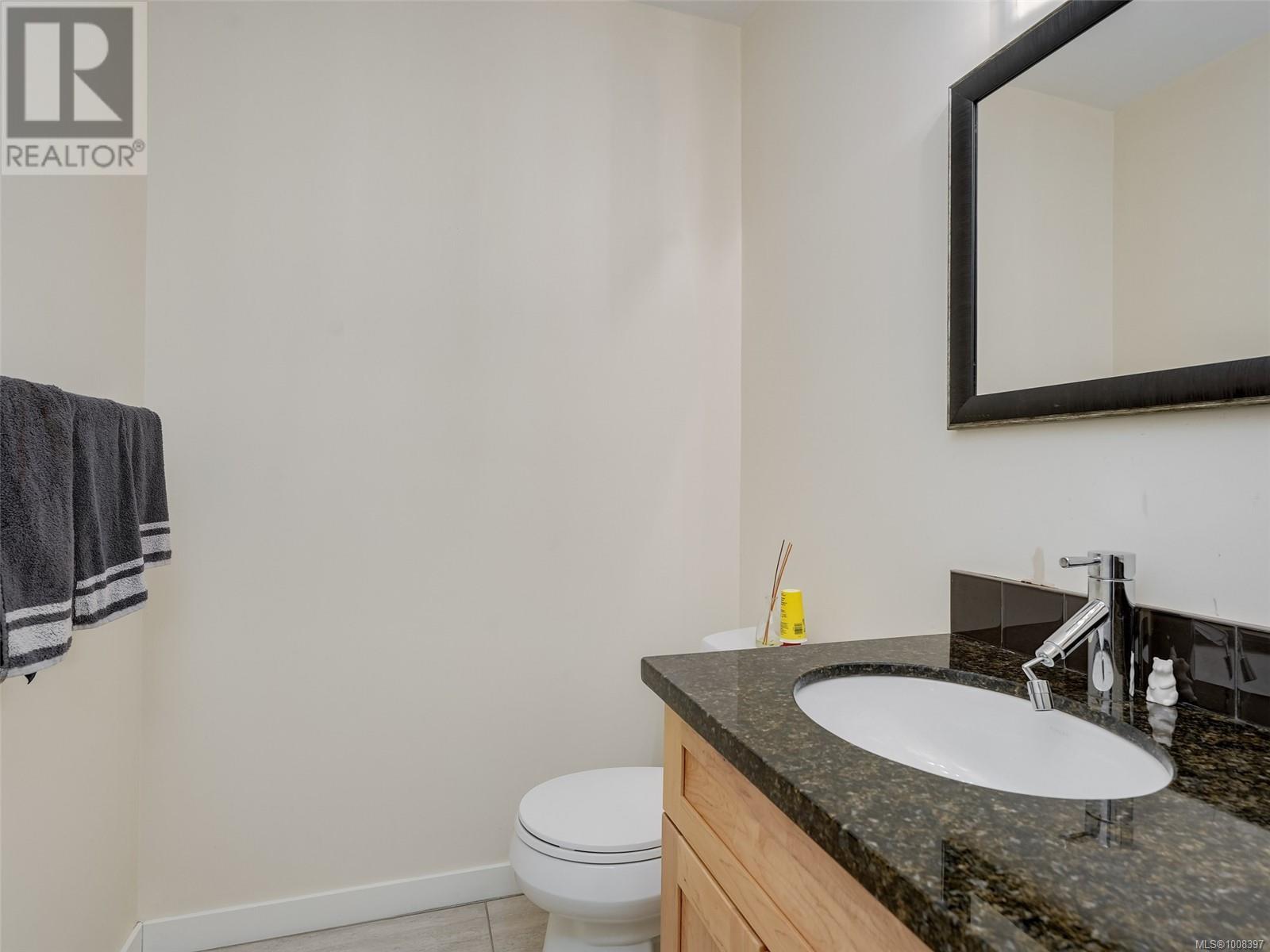 1026 Tillicum Rd, Esquimalt