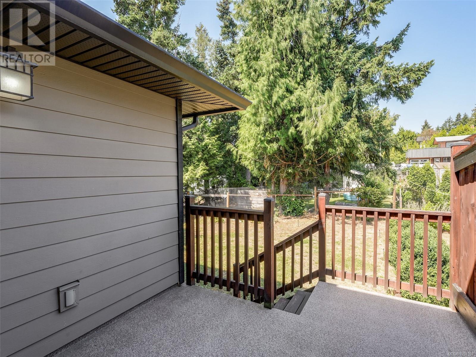 1026 Tillicum Rd, Esquimalt