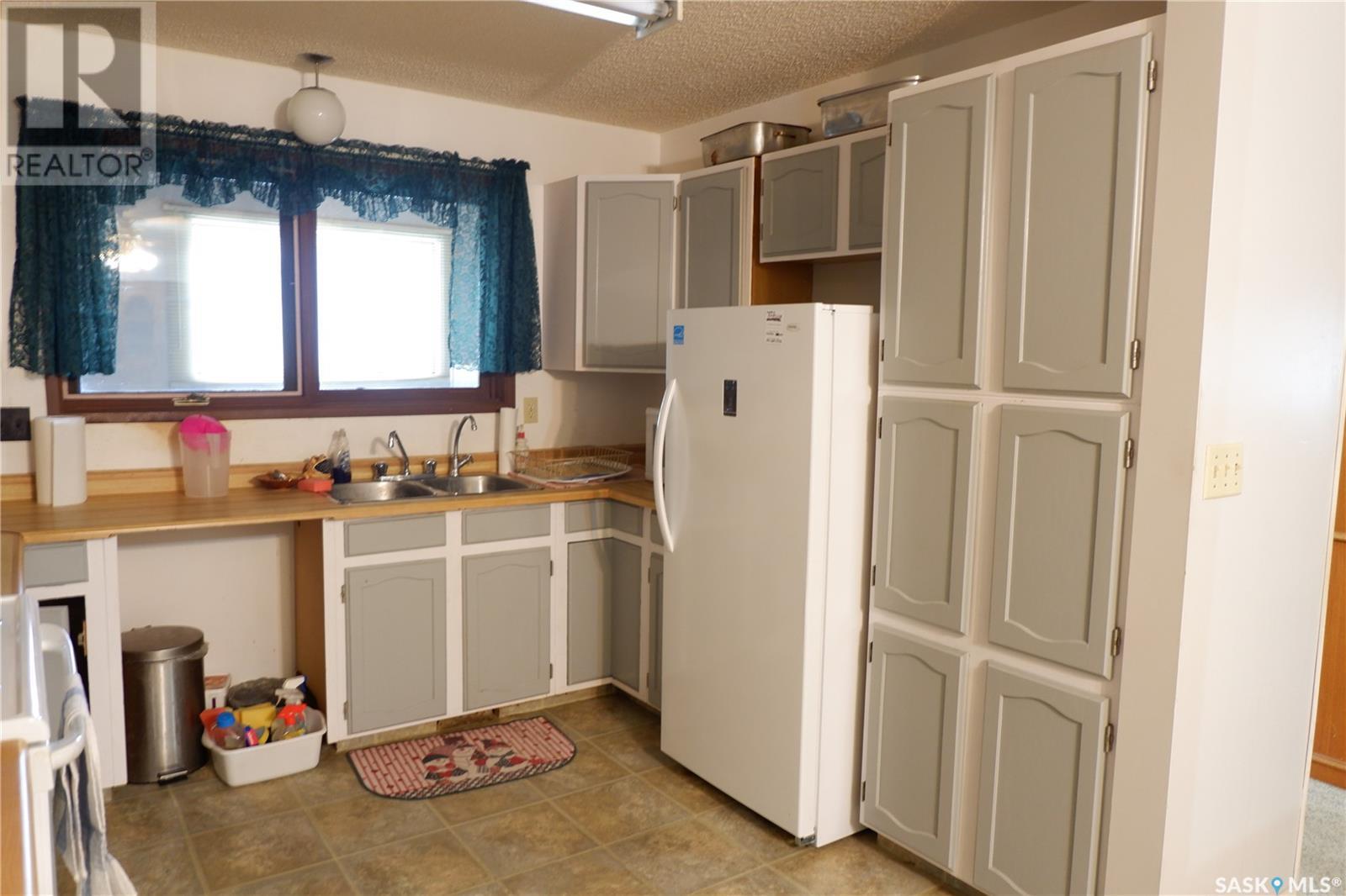 Photo 3 of 235 King Street, Coronach SK
