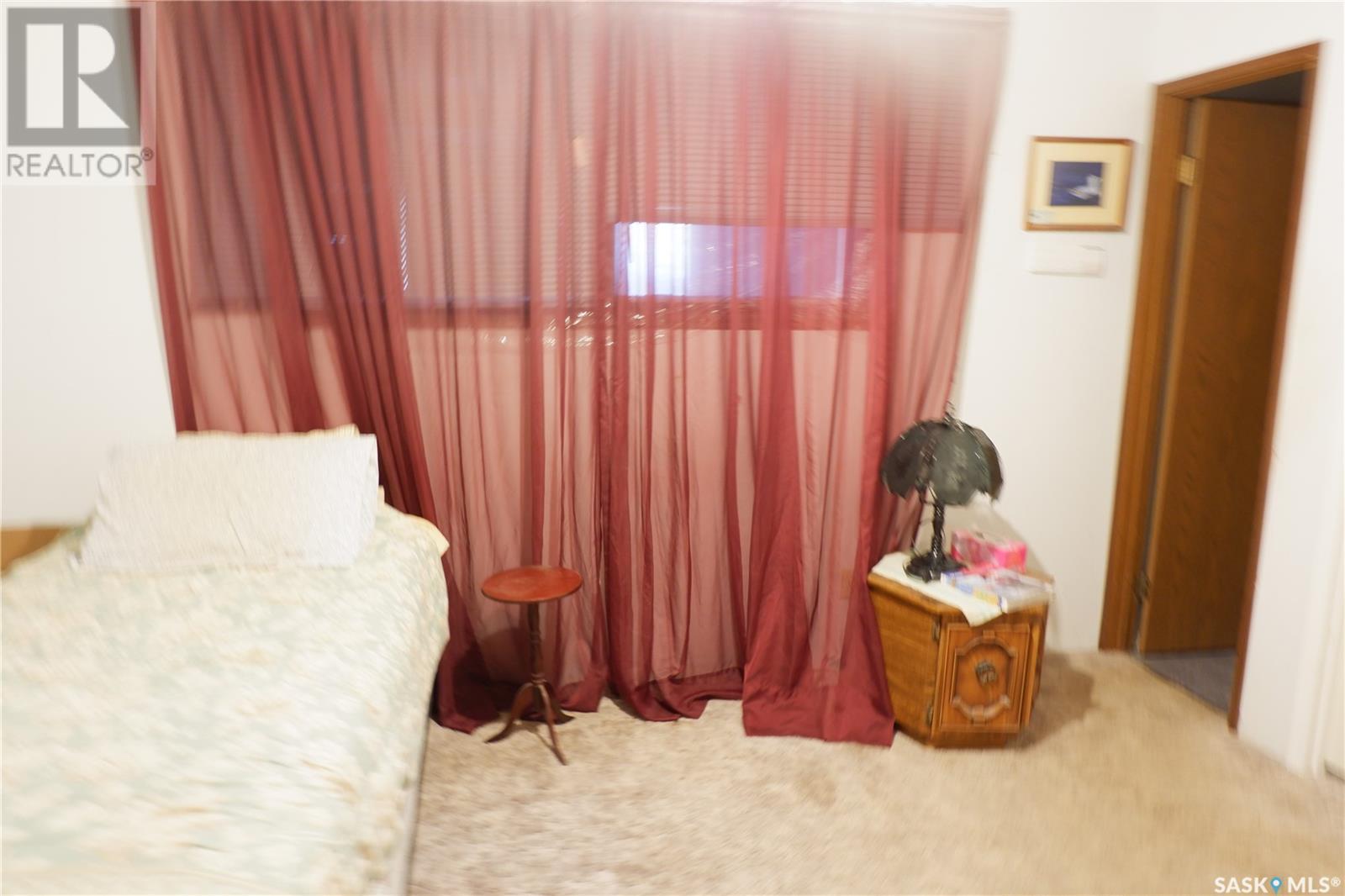 Photo 10 of 235 King Street, Coronach SK