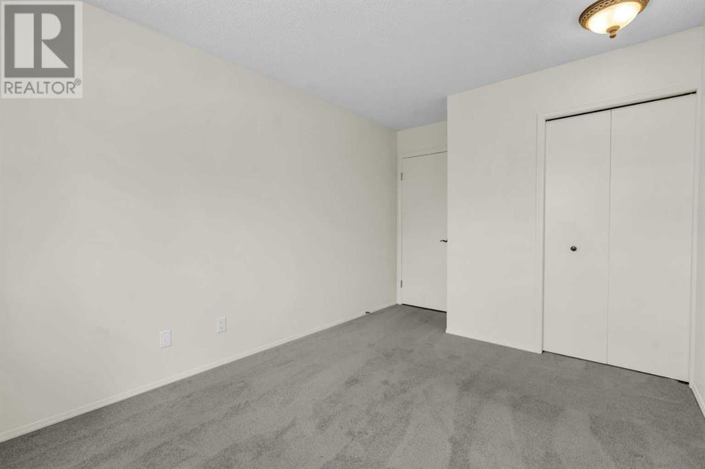 Single Family House for Sale in  Coach Side Terrace SW Coach Hill Calgary 