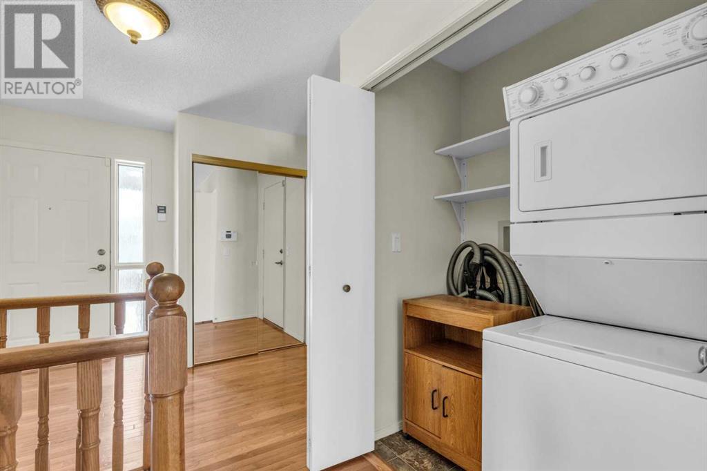 Single Family House for Sale in  Coach Side Terrace SW Coach Hill Calgary 