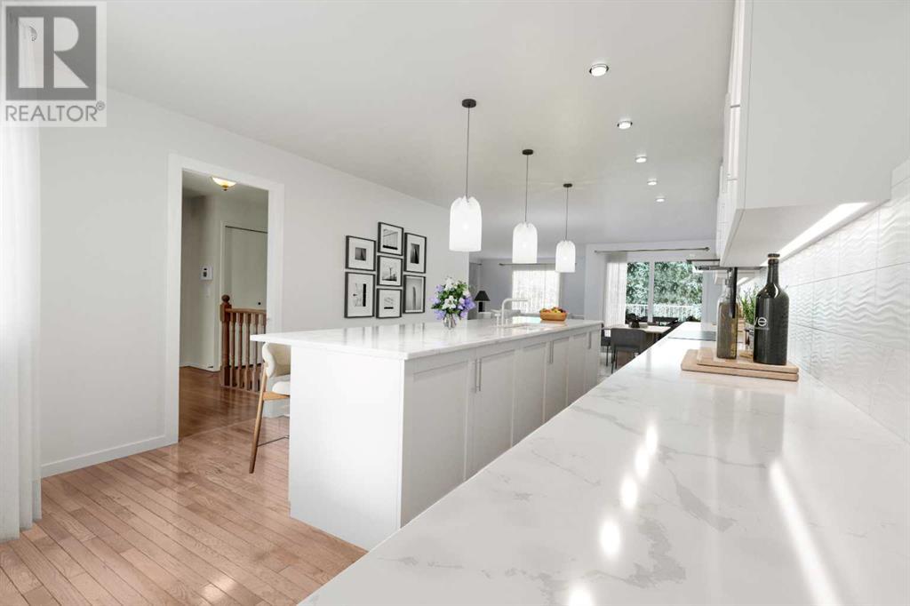 Single Family House for Sale in  Coach Side Terrace SW Coach Hill Calgary 