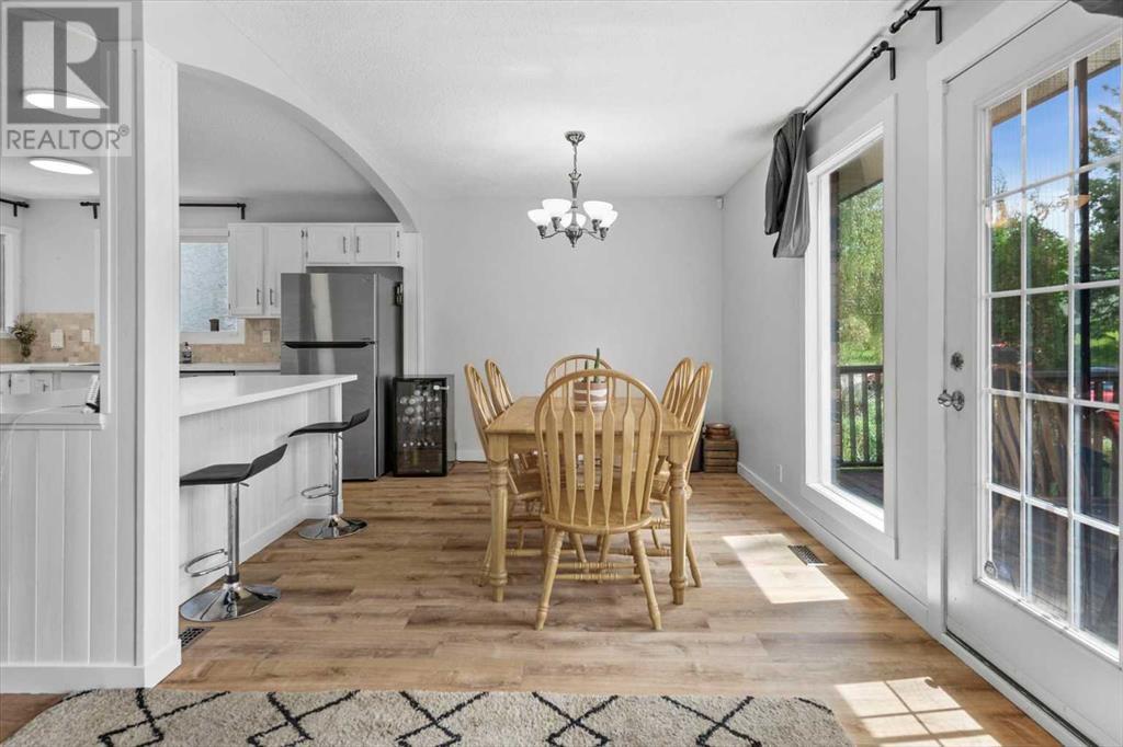 Single Family House 4 Level for Sale in  Bergen Place NW Beddington Heights Calgary 