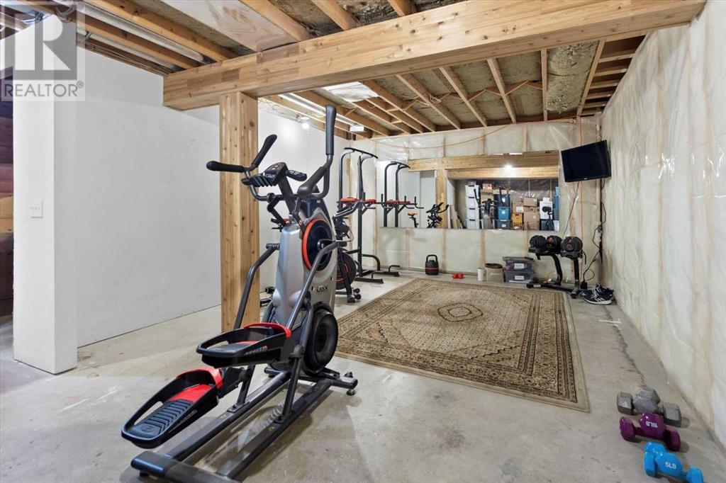 Single Family House 4 Level for Sale in  Bergen Place NW Beddington Heights Calgary 