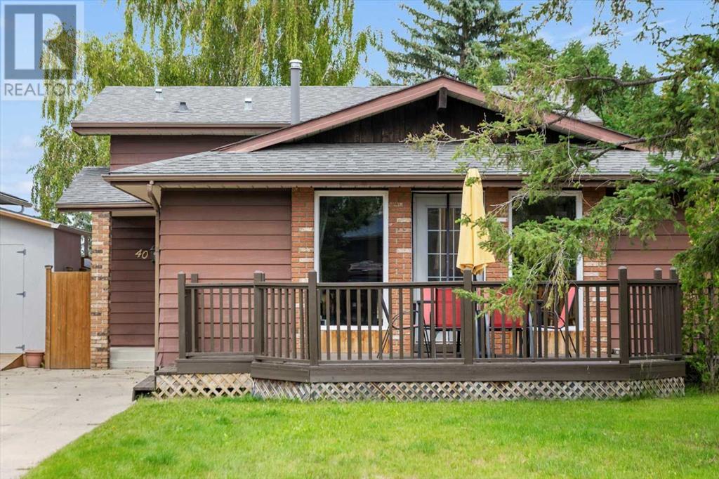 Single Family House 4 Level for Sale in  Bergen Place NW Beddington Heights Calgary 