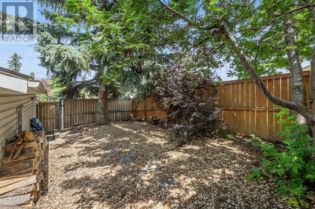 Single Family House 4 Level for Sale in  Bergen Place NW Beddington Heights Calgary 