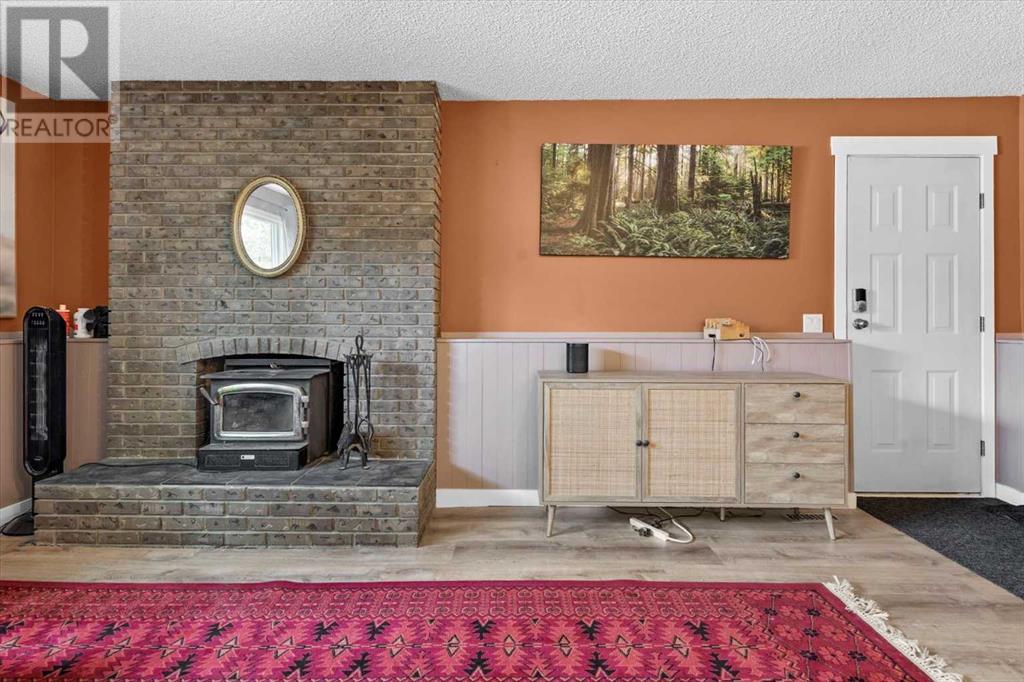 Single Family House 4 Level for Sale in  Bergen Place NW Beddington Heights Calgary 