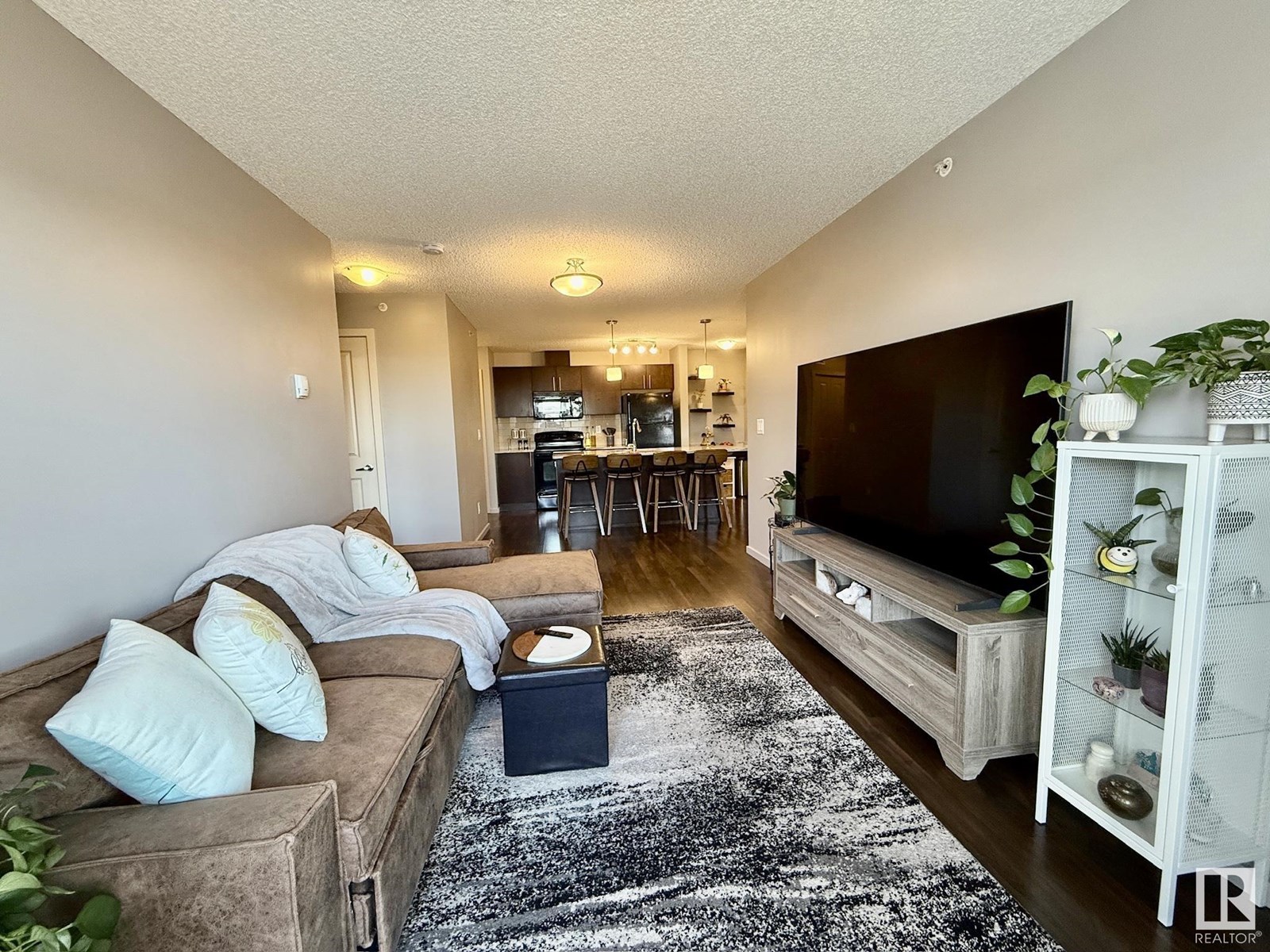 Photo 13 of 402 3353 16 A Av Nw, Edmonton AB