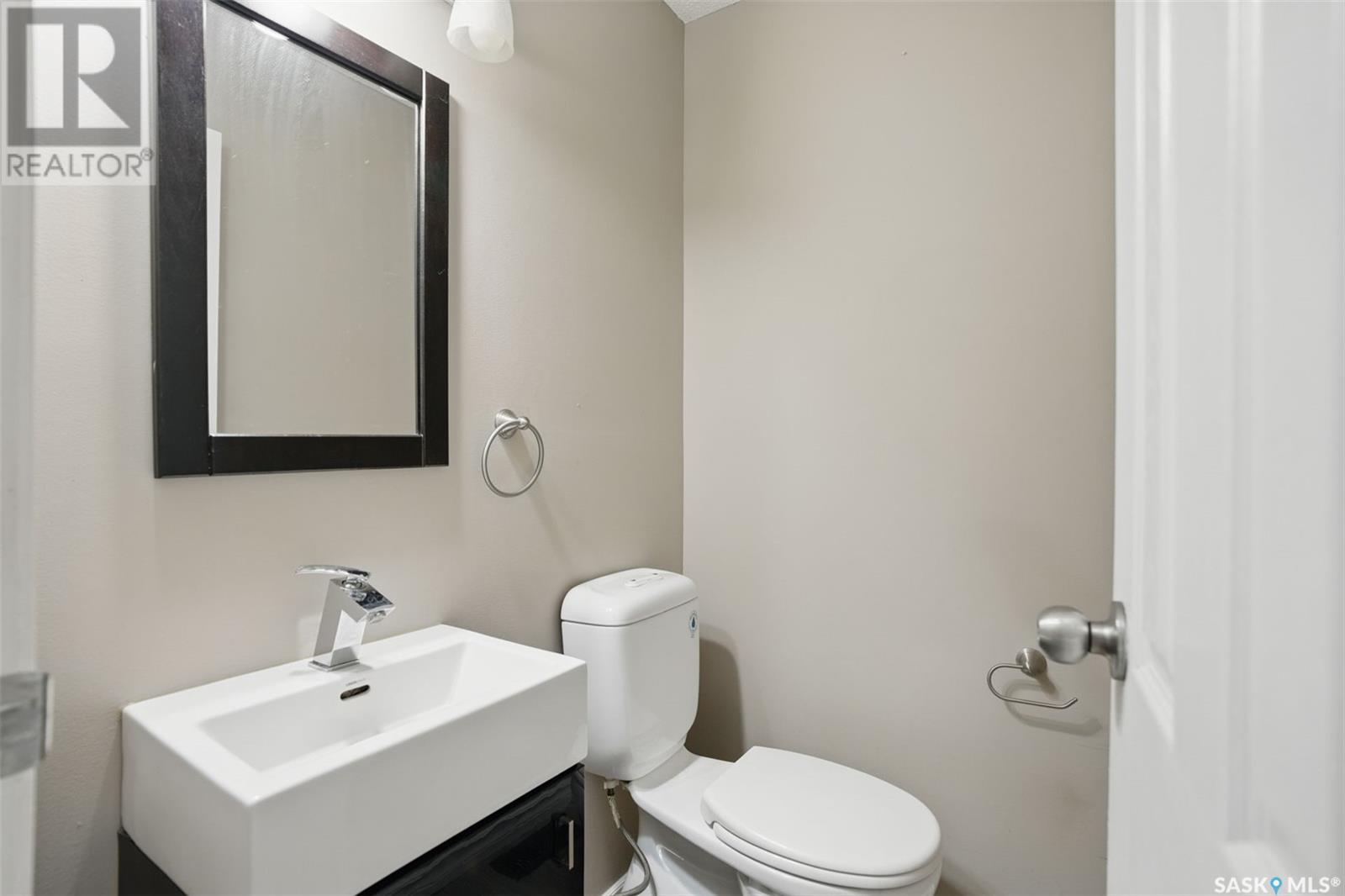 Single Family House 2 Level for Sale in   Haight CRESCENT Saskatoon 