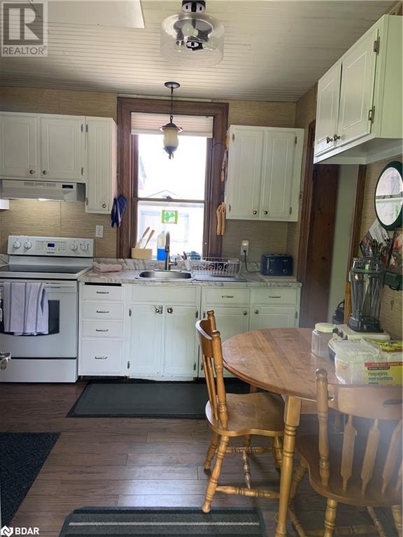 Photo 17 of 49 Park Street, Barrie ON
