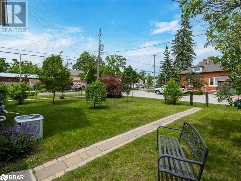 Photo 9 of 49 Park Street, Barrie ON