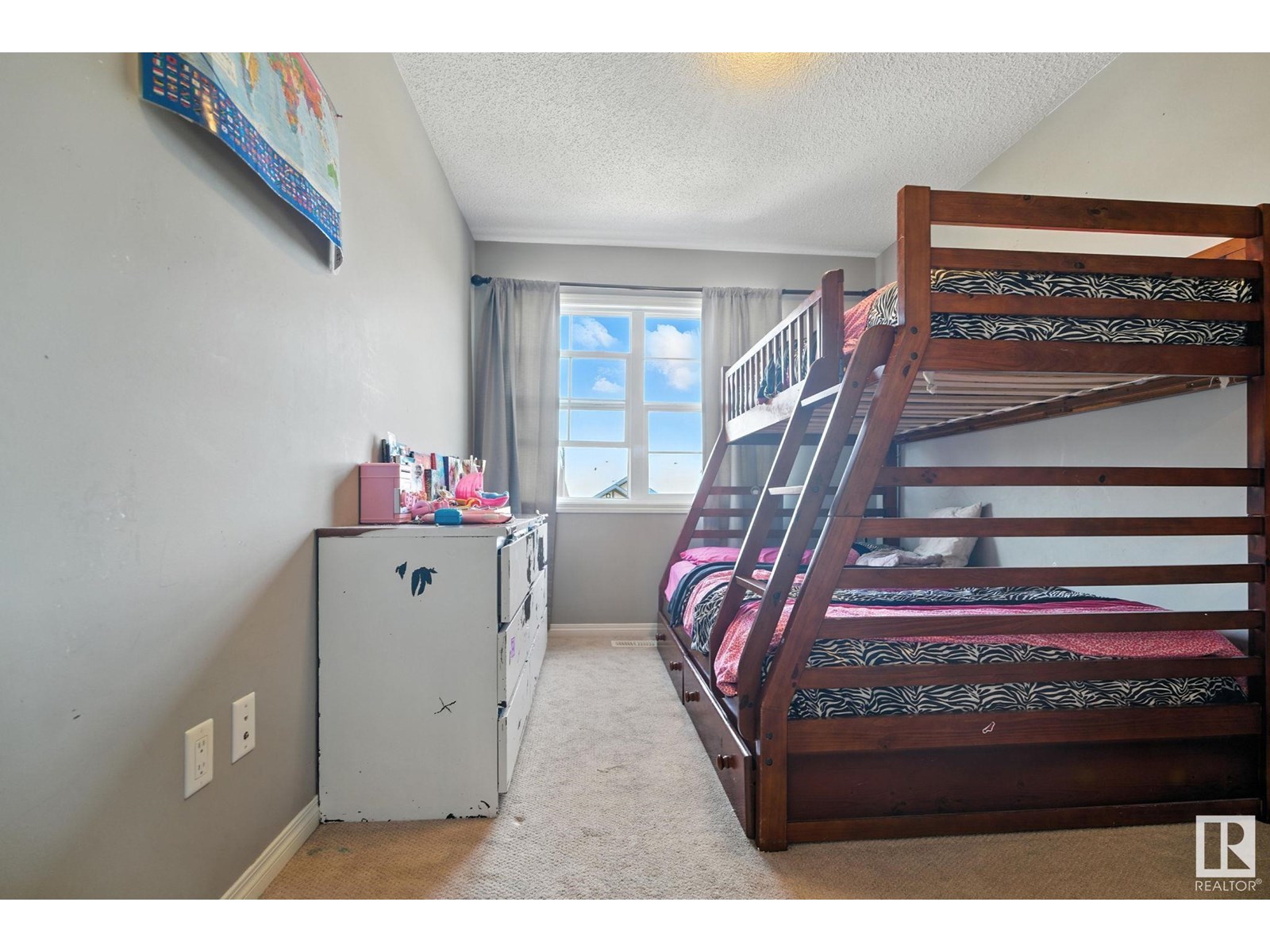 Photo 11 of 4033 Orchards Dr Sw, Edmonton AB