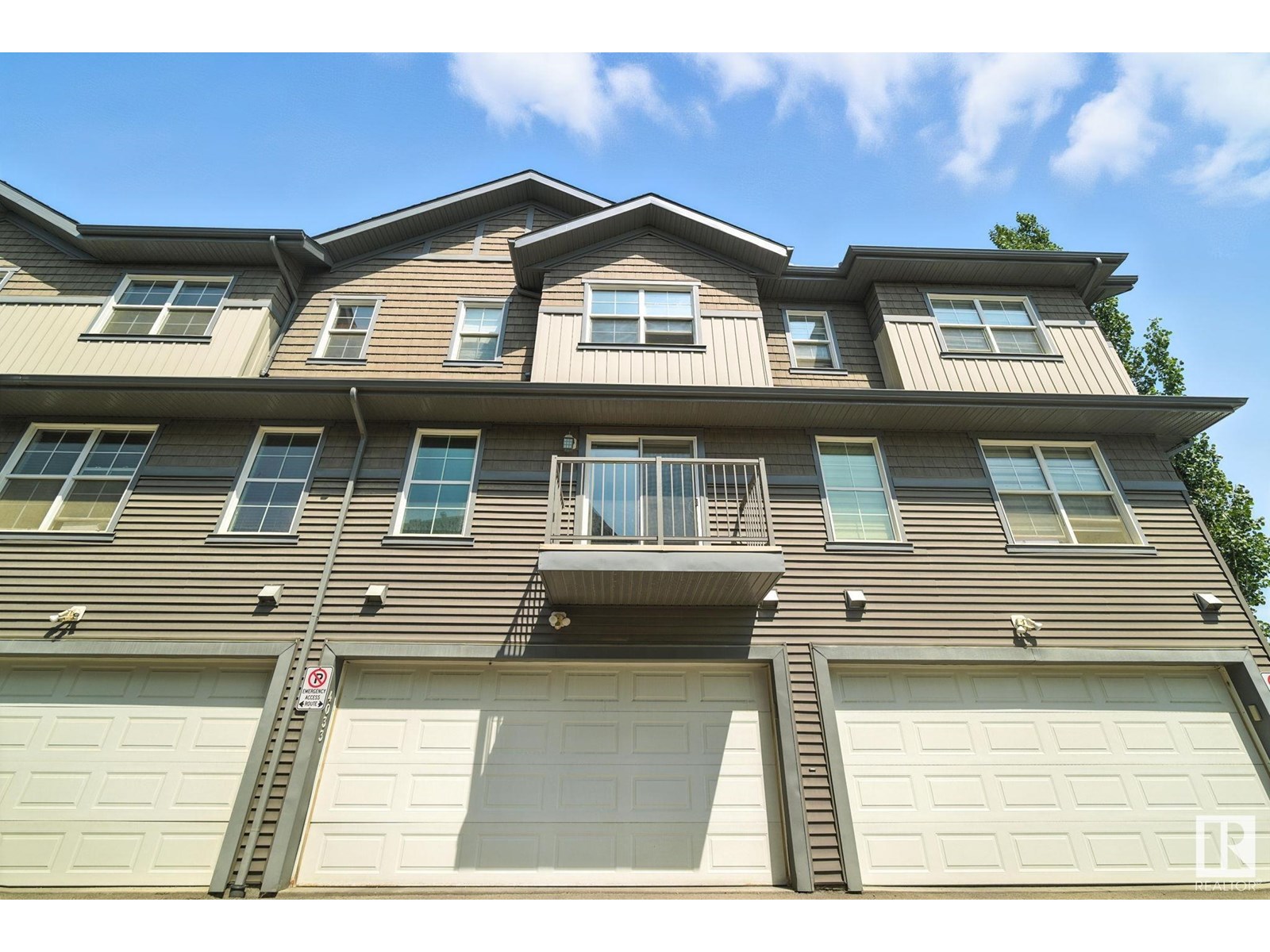 Photo 5 of 4033 Orchards Dr Sw, Edmonton AB