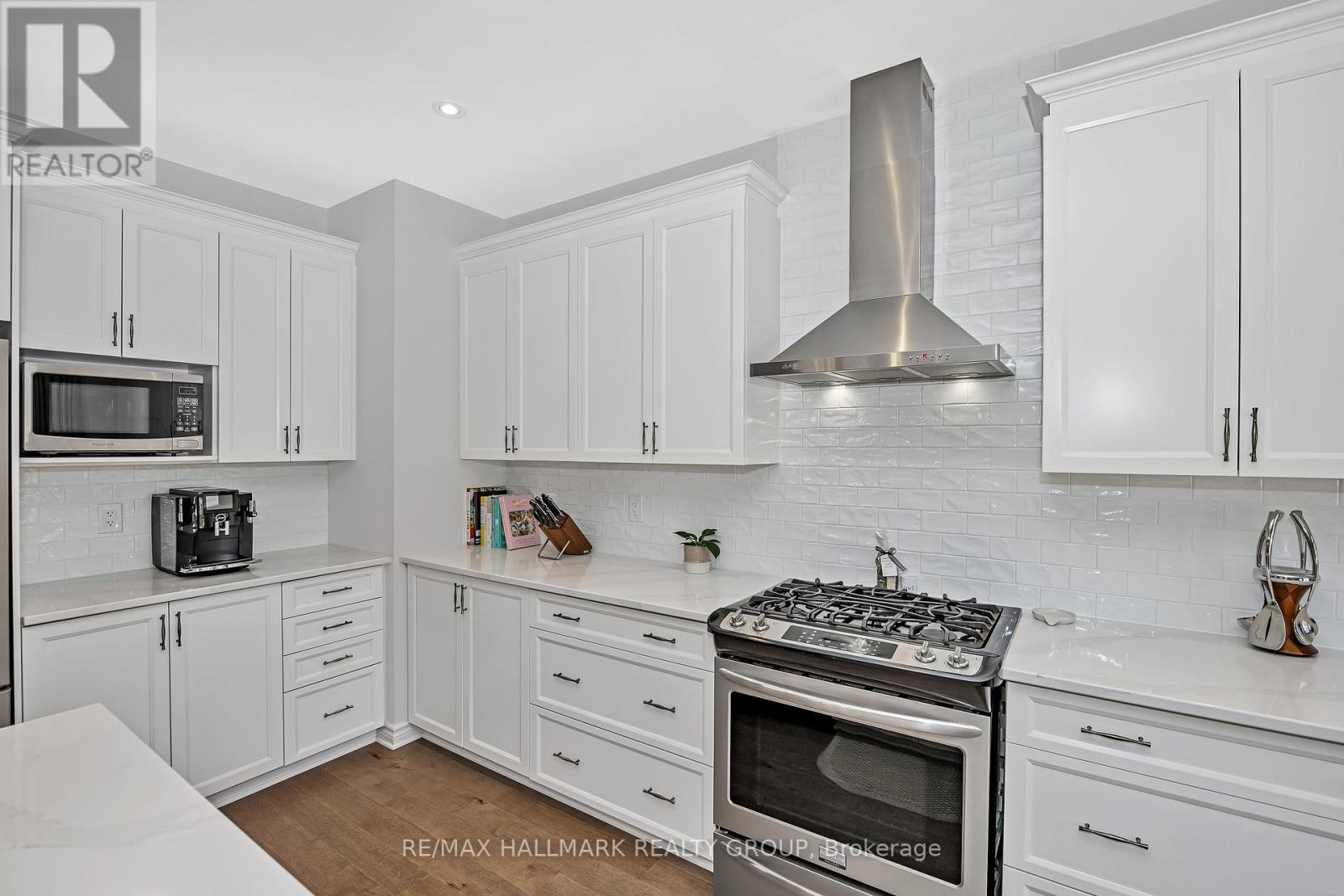 Photo 16 of 271 Mount Nebo Way, Ottawa ON
