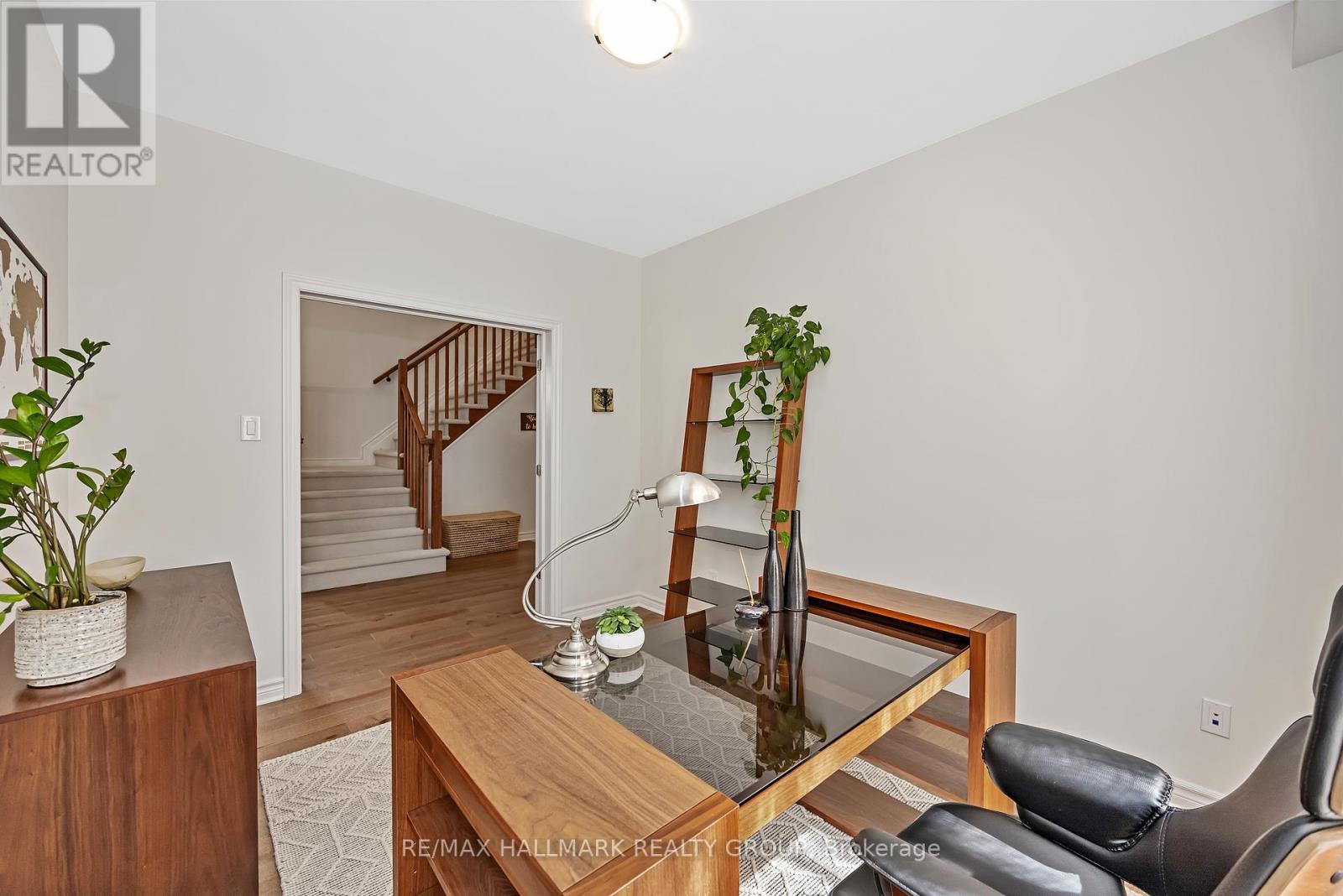 Photo 18 of 271 Mount Nebo Way, Ottawa ON