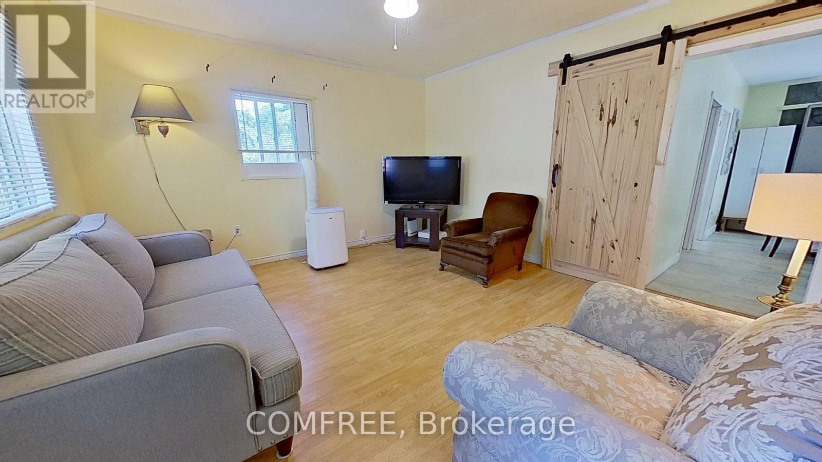Photo 3 of 110 Gilbert Street, Belleville ON