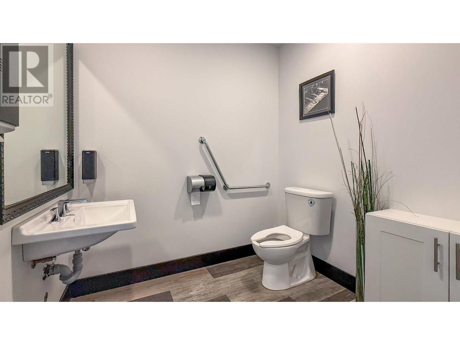 Photo 10 of 3030 Pandosy Street, Kelowna BC