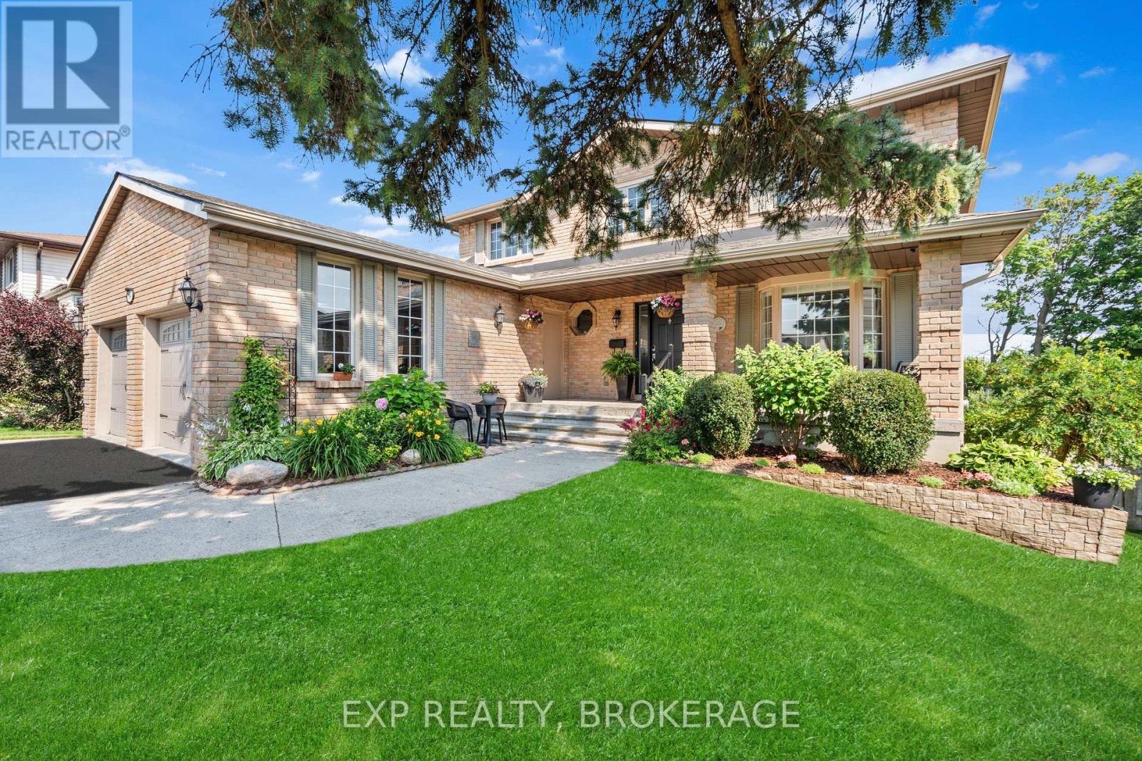 Photo 2 of 564 Braeside Crescent, Kingston ON