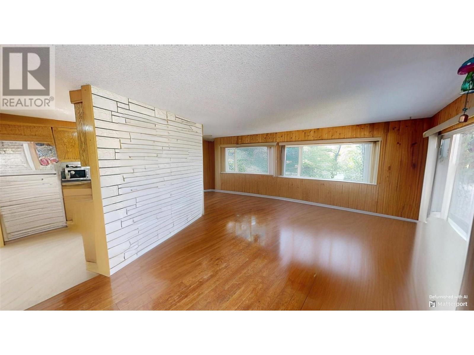 Photo 5 of 7516 Columbia Avenue, Radium Hot Springs BC