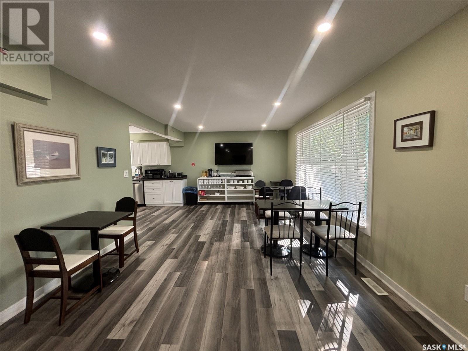 Photo 4 of 3030 Whitmore Avenue, Regina SK