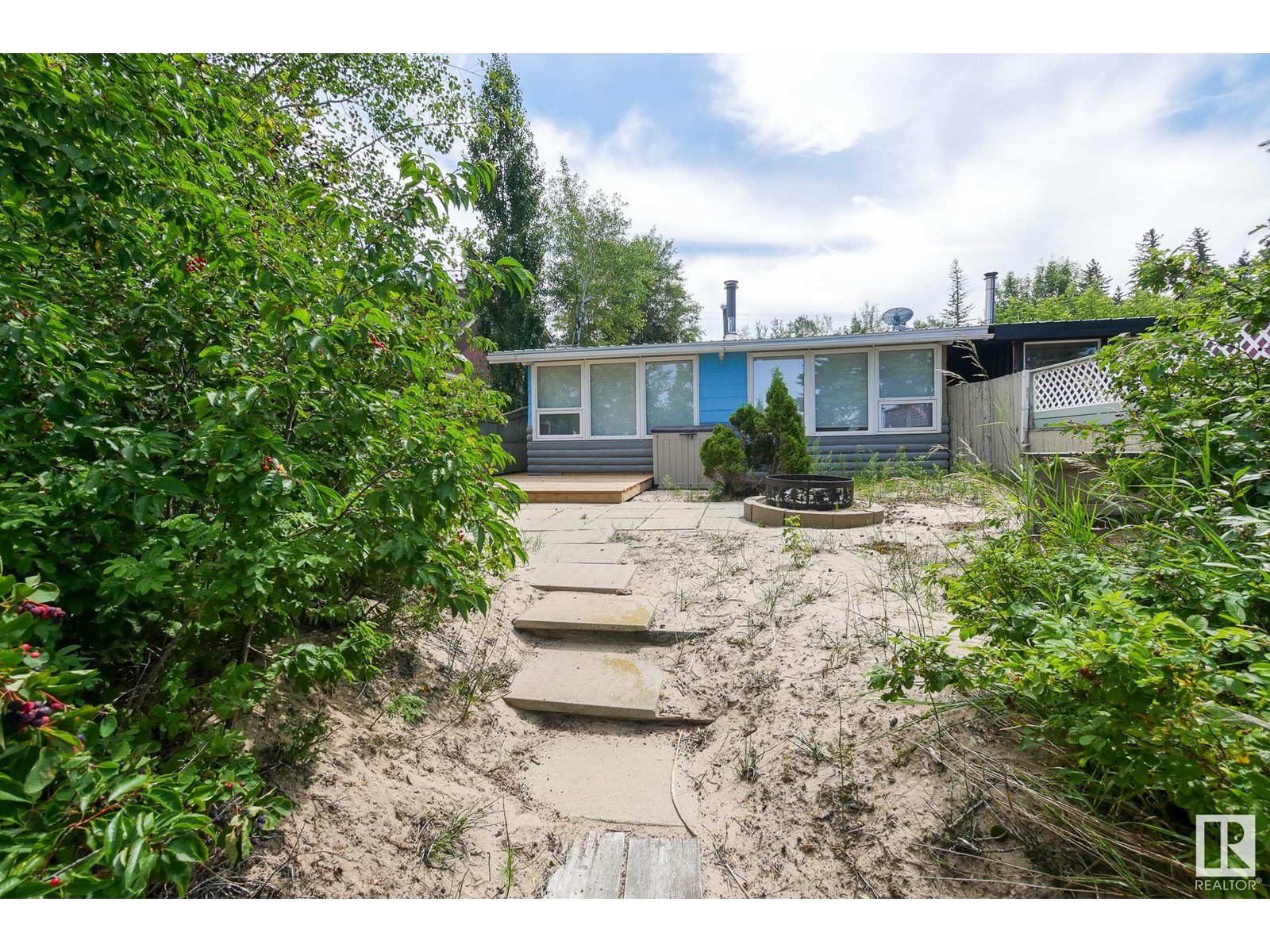 Photo 31 of 1013 A 1 Ave Mameo Beach, Rural Wetaskiwin County AB