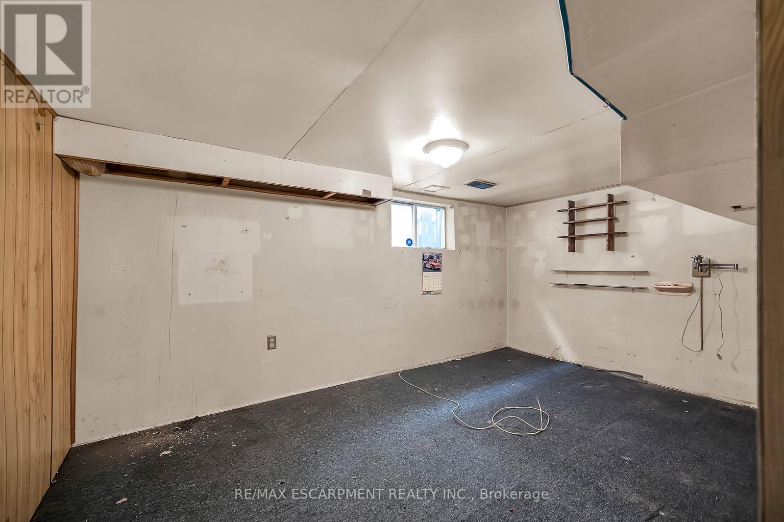 Photo 2 of 1256 Cannon Street E, Hamilton ON