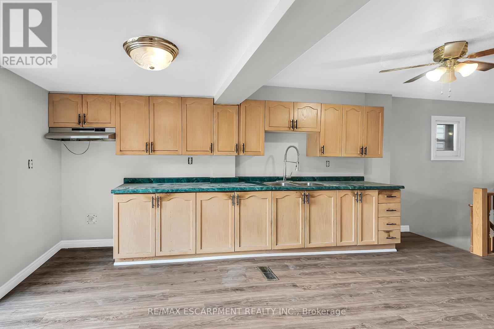 Photo 15 of 1256 Cannon Street E, Hamilton ON