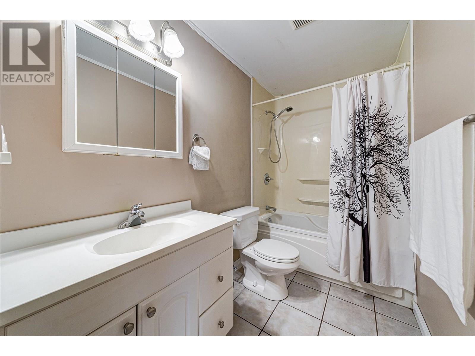 Photo 11 of 1255 Hickory Crescent, Sparwood BC