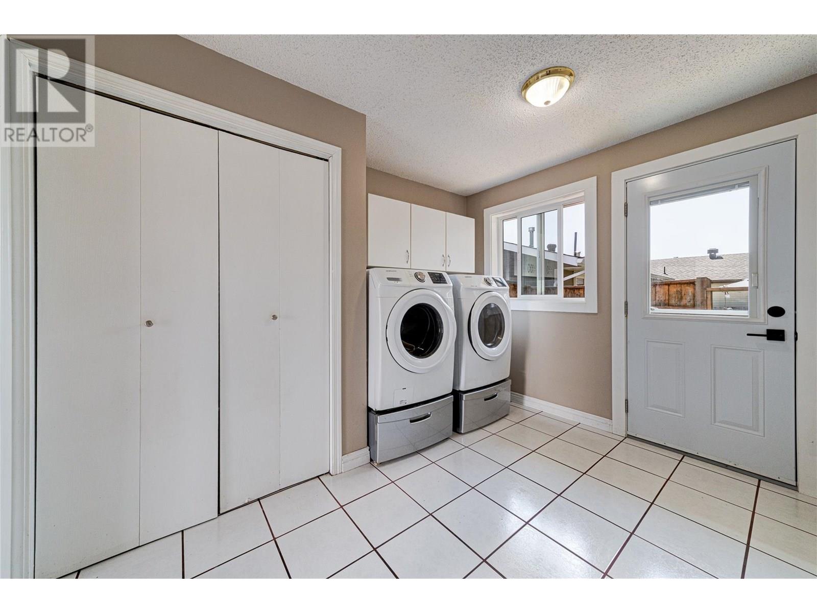 Photo 10 of 1255 Hickory Crescent, Sparwood BC