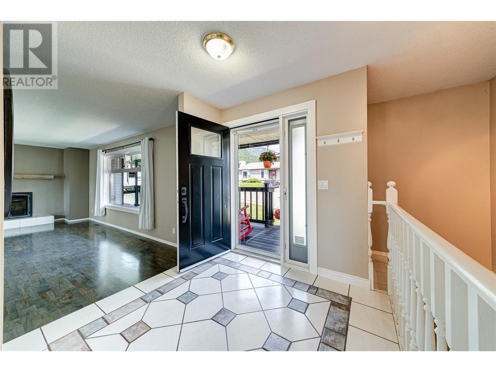 Photo 2 of 1255 Hickory Crescent, Sparwood BC