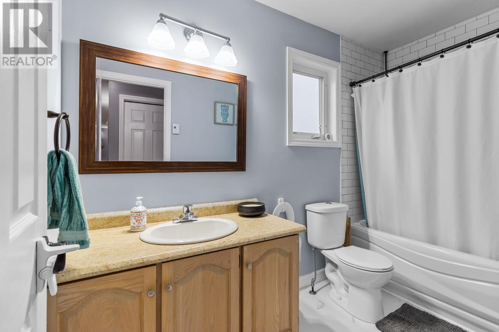 Photo 11 of 6 Grandy Crescent, Mount Pearl NL