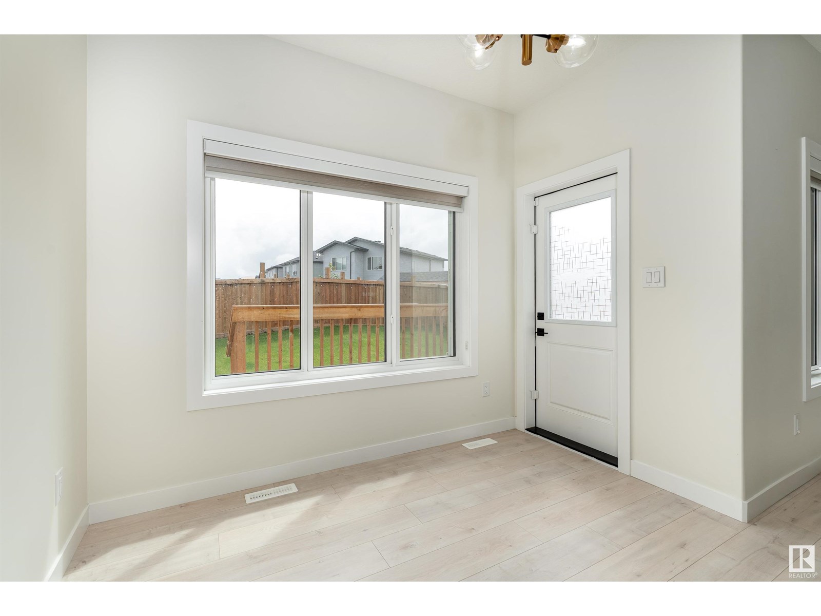 Photo 12 of 112 Bluff Cv, Leduc AB
