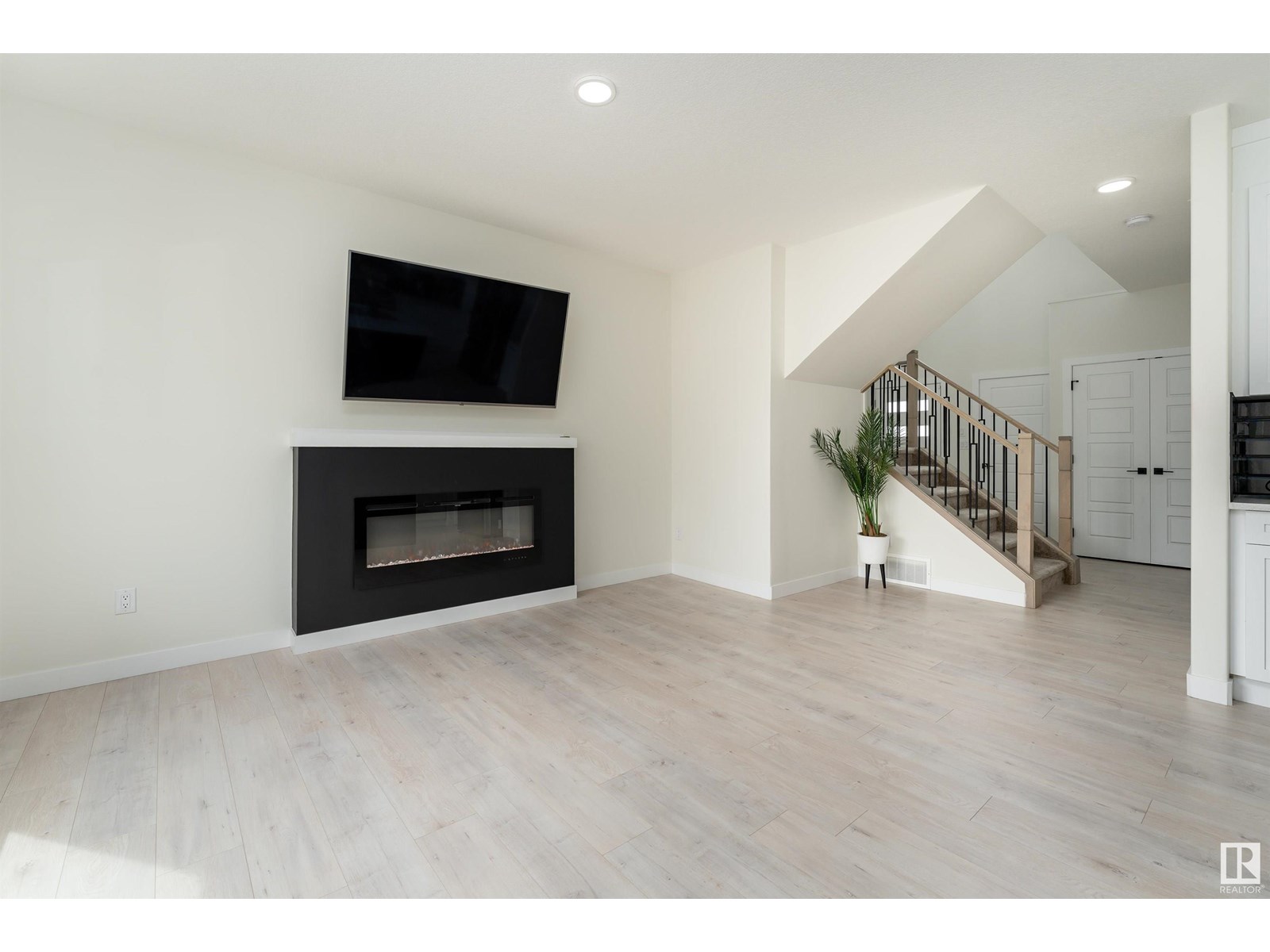 Photo 15 of 112 Bluff Cv, Leduc AB
