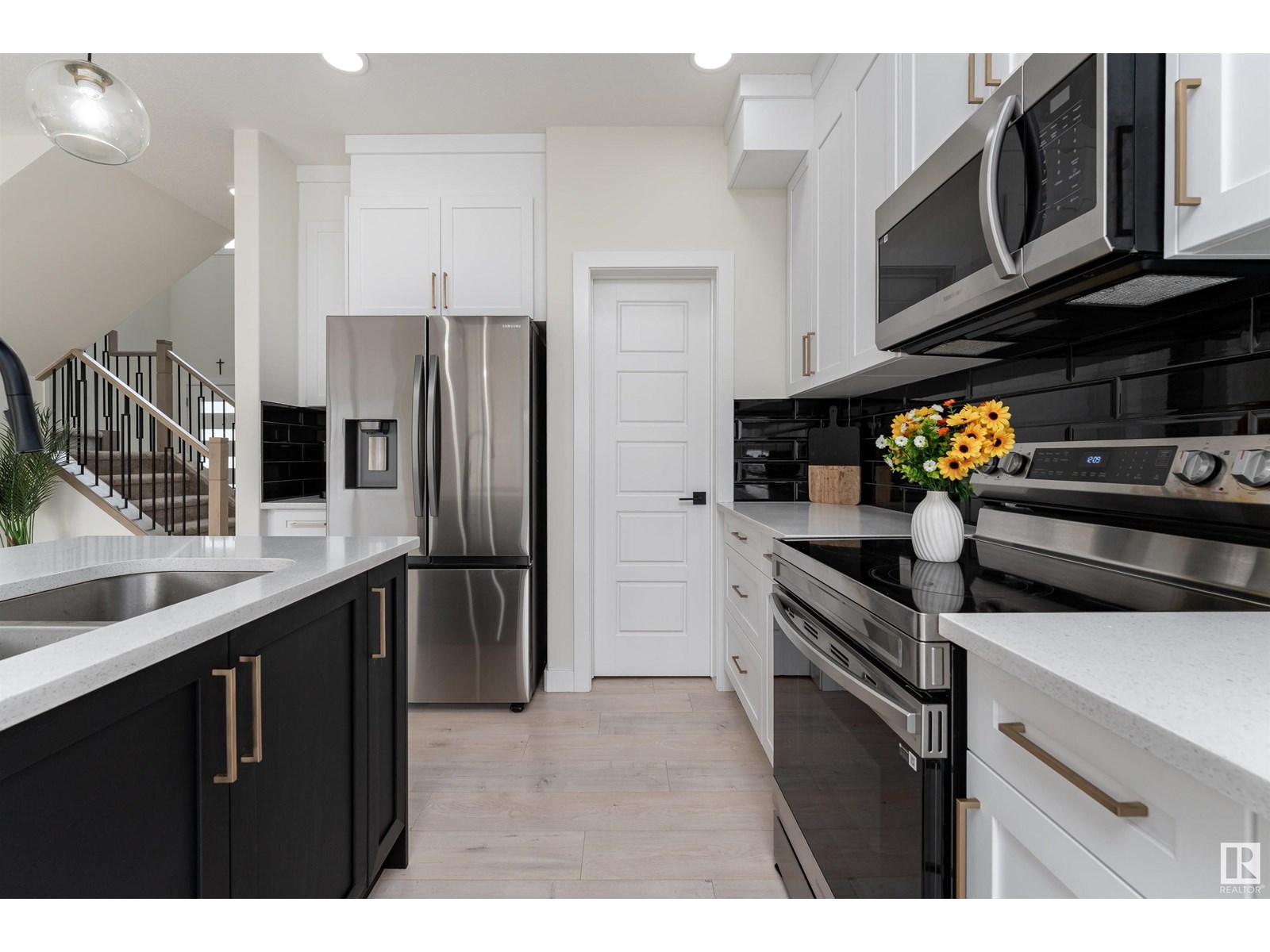 Photo 5 of 112 Bluff Cv, Leduc AB