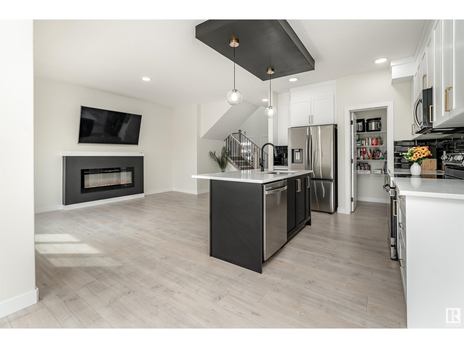 Photo 3 of 112 Bluff Cv, Leduc AB