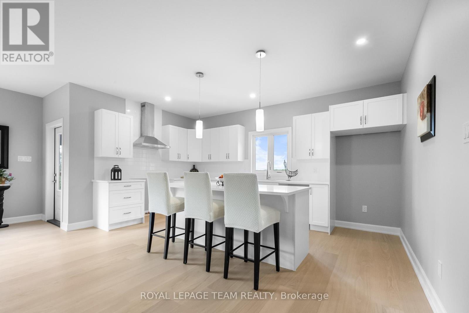 Photo 2 of 465 Pioneer Road, Merrickvillewolford ON