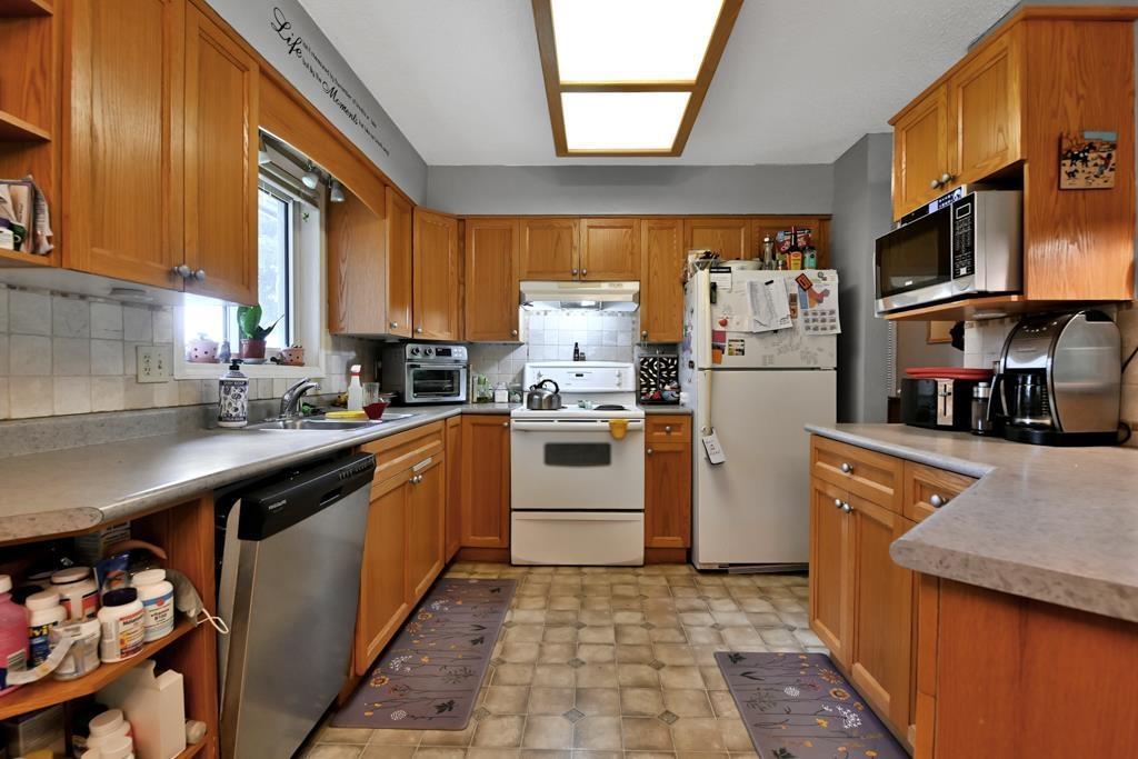 Photo 11 of 3191 Lefeuvre Road, Abbotsford BC