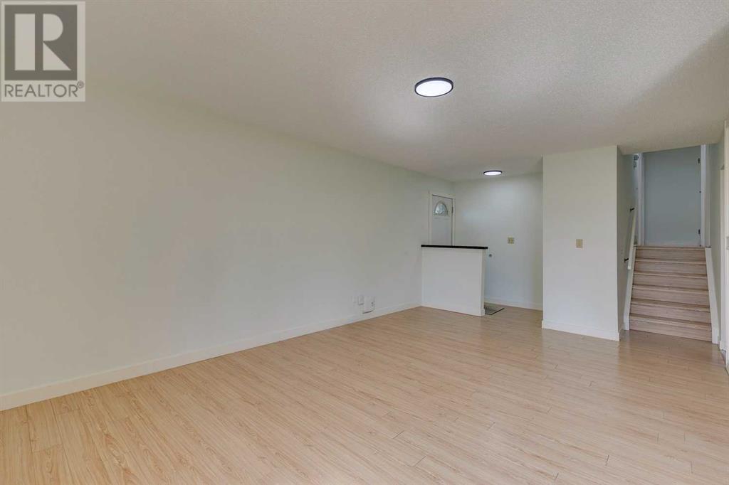 Single Family House 4 Level for Sale in  Rundleson Place NE Rundle Calgary 