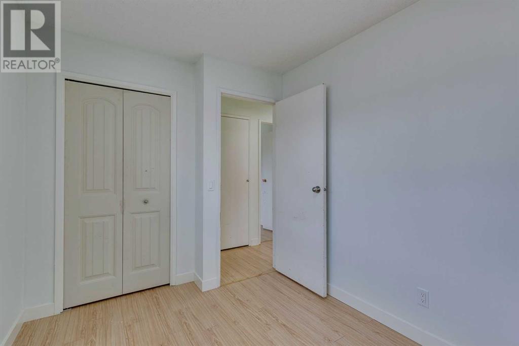Single Family House 4 Level for Sale in  Rundleson Place NE Rundle Calgary 