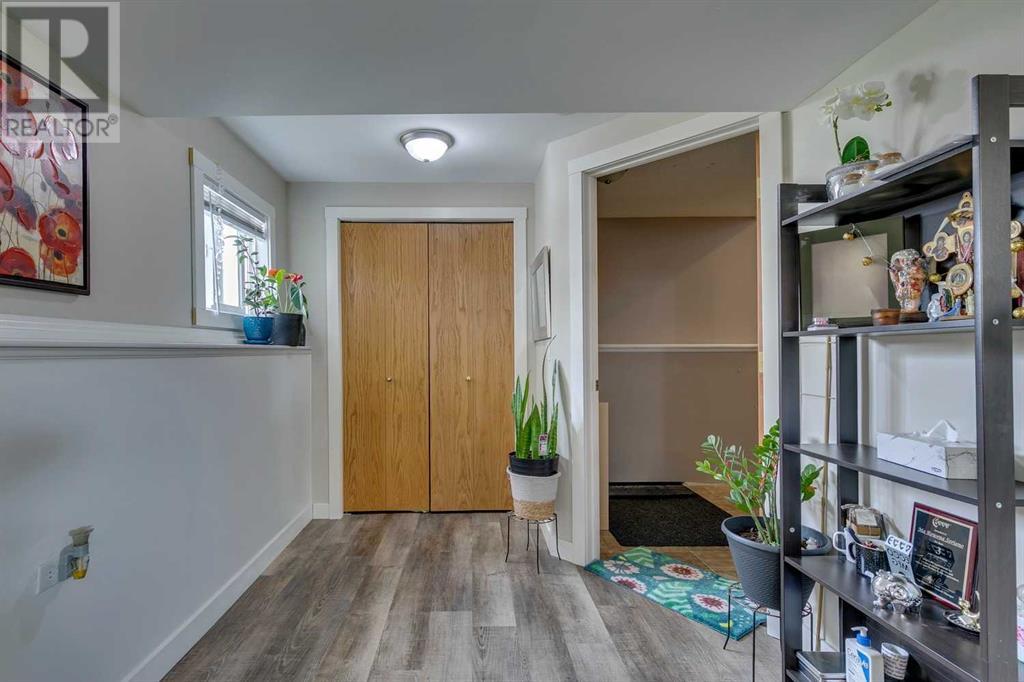 Single Family House 4 Level for Sale in  Rundleson Place NE Rundle Calgary 