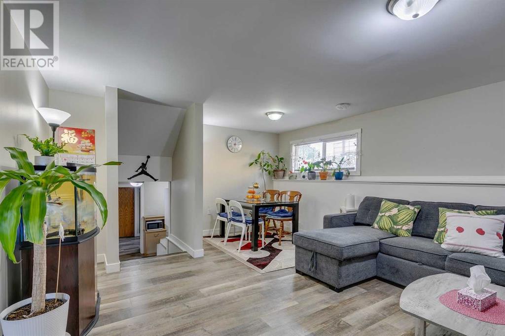 Single Family House 4 Level for Sale in  Rundleson Place NE Rundle Calgary 
