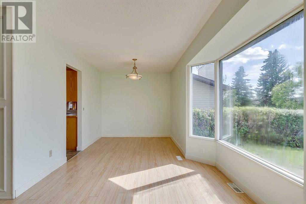 Single Family House 4 Level for Sale in  Rundleson Place NE Rundle Calgary 