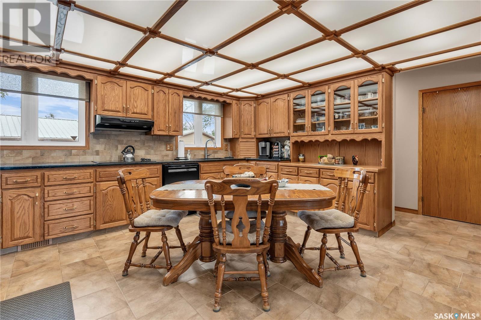 Photo 12 of 804 Eastview Avenue, Regina SK