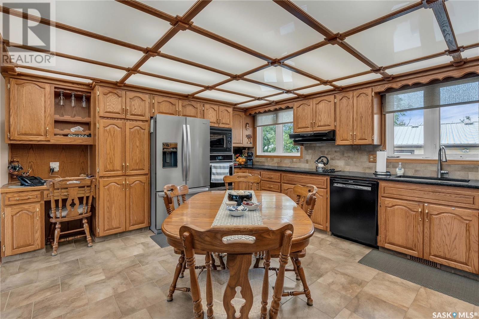 Photo 13 of 804 Eastview Avenue, Regina SK